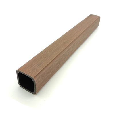 Koekstrüzyon İçi Boş Korkuluk WPC Balkon Korkuluğu UV Dayanıklı PE Kapaklı 50x50