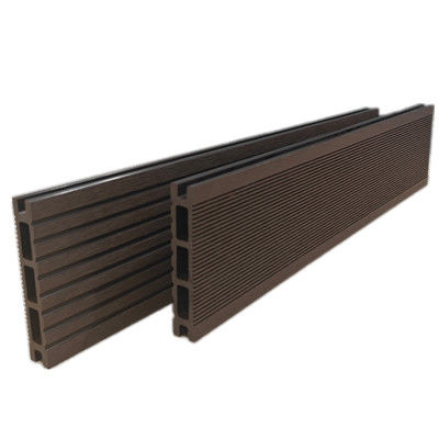 Çeşitli renkte her iki ticari konut için ideal olan çok yönlü 20*110mm WPC Döşeme