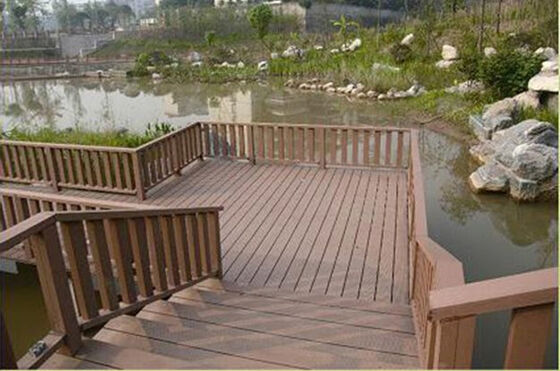 Konut Topluluğu için Dikey Çıta WPC Eskrim UV Kararlı