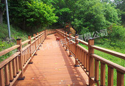 Kapaklı Kompozit Çit 200 * 200mm Geri Dönüşümlü WPC Çit Direği