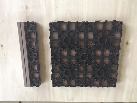 Ev Dış Mekan WPC Güverte Fayansları 30x30CM Doğal Ahşap Görünümlü Dayanıklı DIY Döşeme