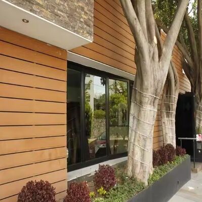 Yüksek Kaliteli Su Geçirmez Dış Mekan Ahşap Plastik Kompozit Duvar Panelleri Dekorasyon Dış Cephe Kaplama Co-Ekstrüzyon Dış Kaplama Villa