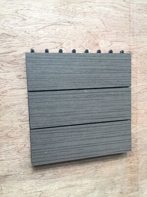 30x30CM Birbirine WPC Güverte Fayansları Ev Açık Alanları için DIY Veranda Döşeme